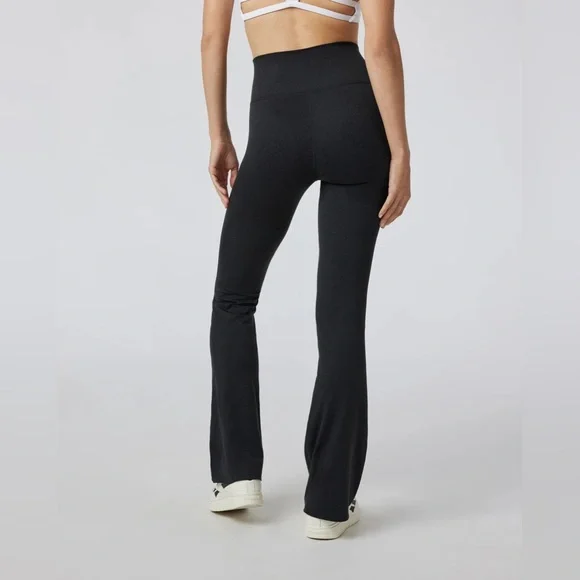 NWT Vuori Halo Slim Flare Black Heather Flare Leggings Size XL - Picture 2 of 13